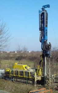 Carsico Srl - perforazioni a carotaggio con la sonda Comacchio MC900